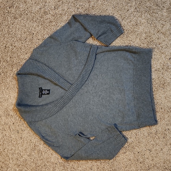 Grey V-neck Sweater - Picture 2 of 11